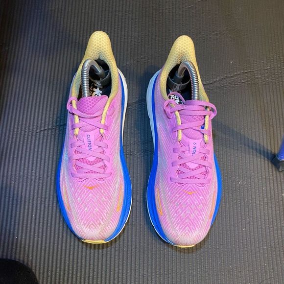 HOKA ONE ONE CLIFTON 9 - Women’s Running Shoes - SIZE 8.5B - Picture 7 of 11